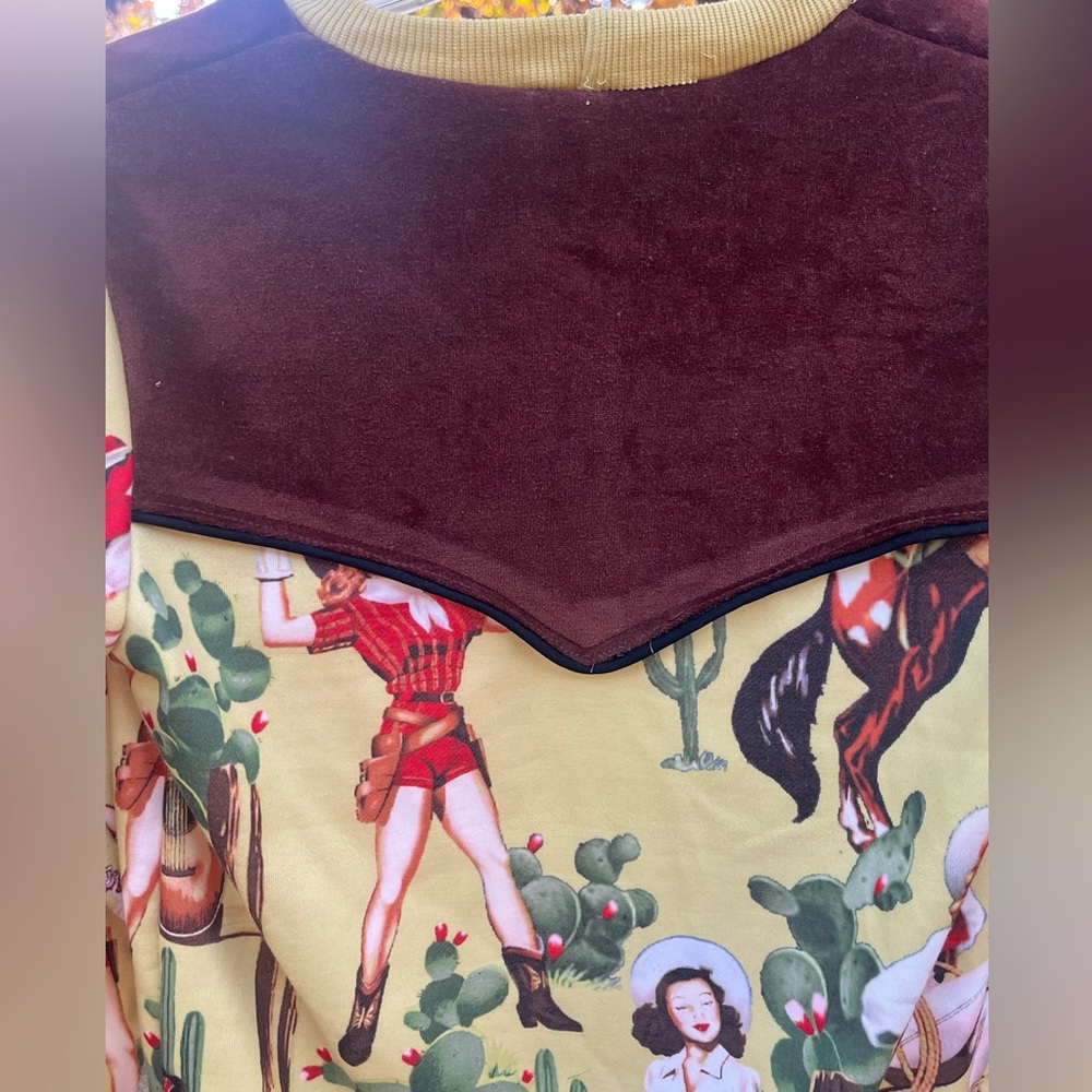 Cowboy Print Sweatshirt with Western Yolk Collar - XS - Picture 3 of 6